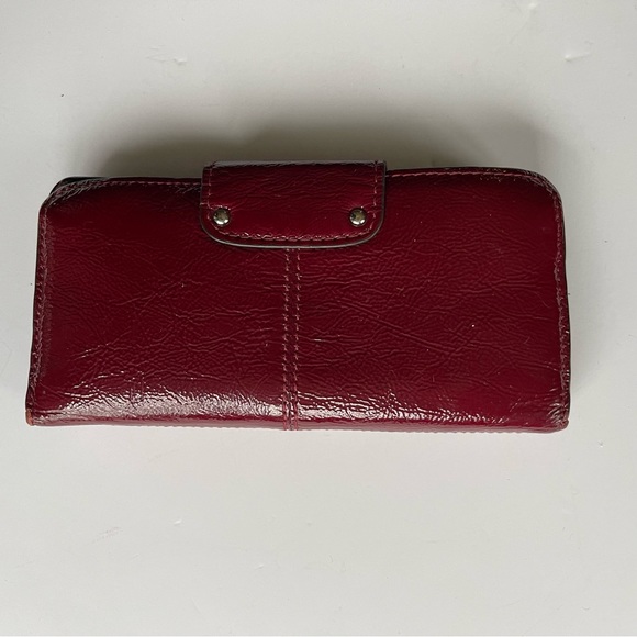 Coach Ashley Burgundy Patent Leather Cursive Logo Wallet GUC - Picture 2 of 5